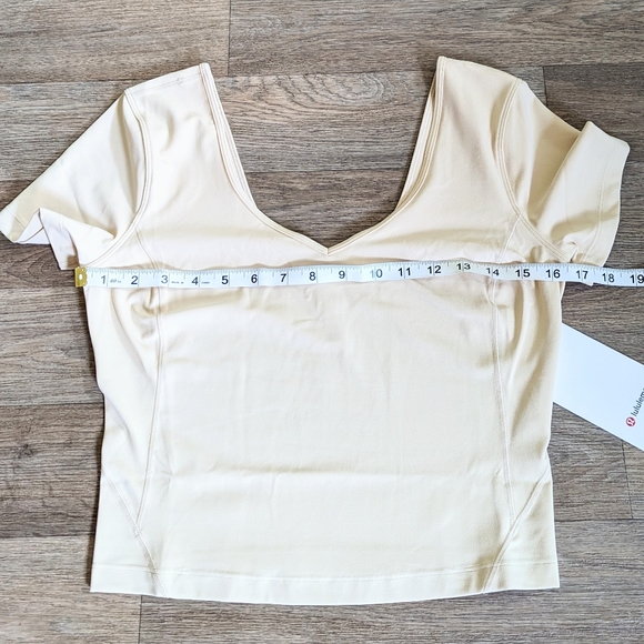 NWT Lululemon Align Tee Pale Nude Short Sleeve Top Size 8 - Picture 2 of 6